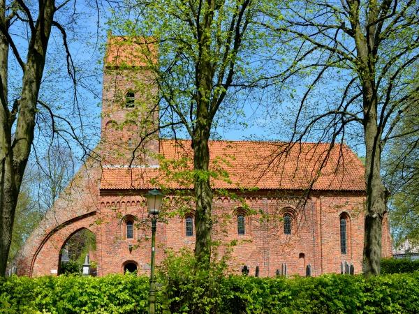 Exterieur kerk Bierum